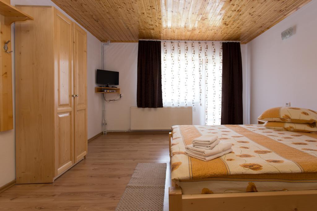 Cabana Ama Hotel Tau Bistra Exterior photo